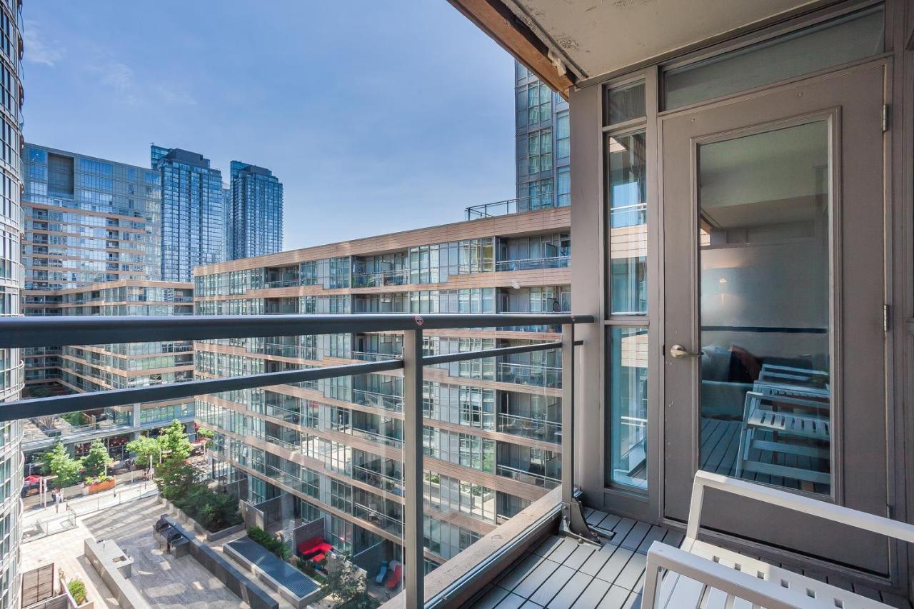 Cozy 2Br Close To Cn Tower & Harbourfront Toronto Dış mekan fotoğraf